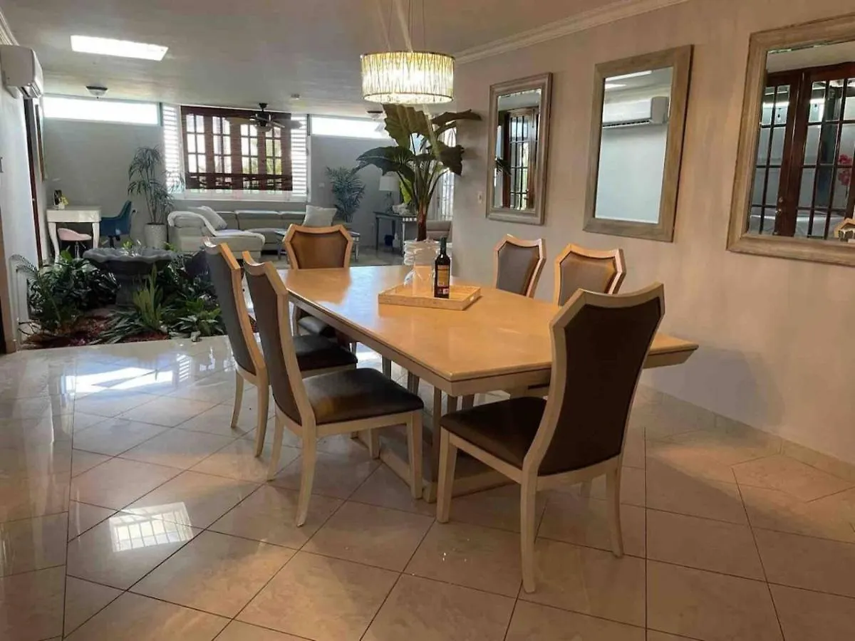 펜션 Massive 3 Bedroom With Pool And Hot Tub Playa de Guayanes